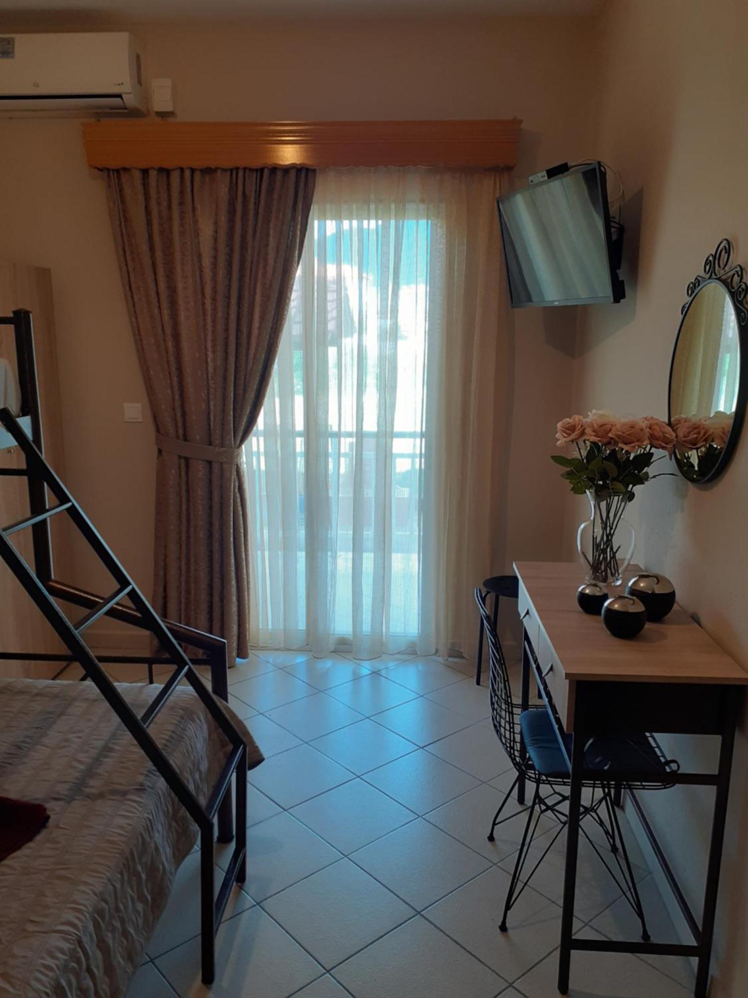 Chrysafis Apartments Vrasná Kültér fotó
